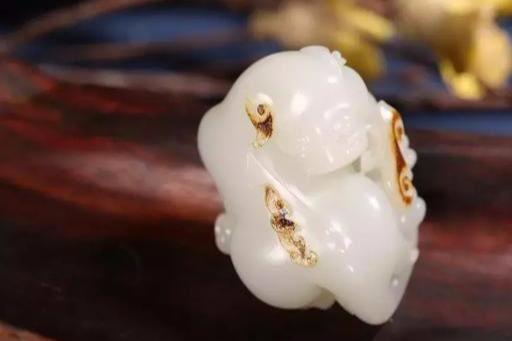 七种方法让你看清和田玉籽料真假!