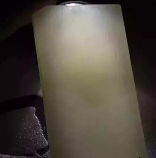 七种方法让你看清和田玉籽料真假!