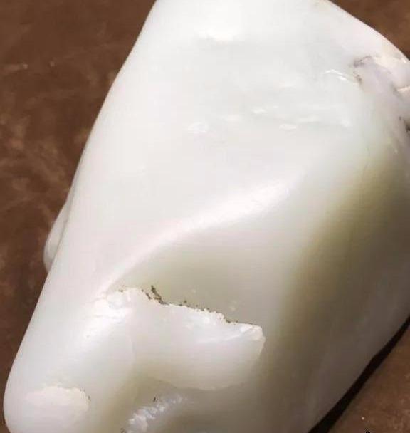 “好籽儿不长皮”:和田玉里的光白籽