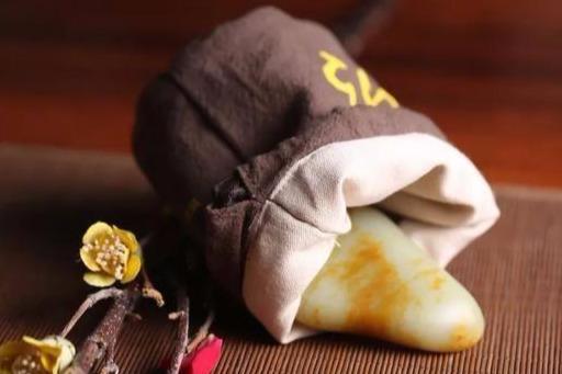 和田玉到底该不该抹油