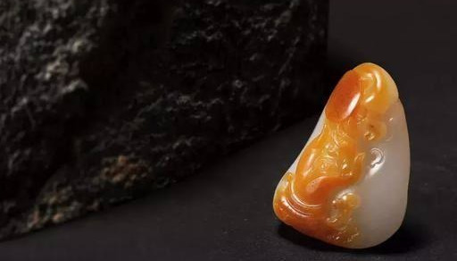 听说,聪明的人从来不炫富,他们只炫和田玉