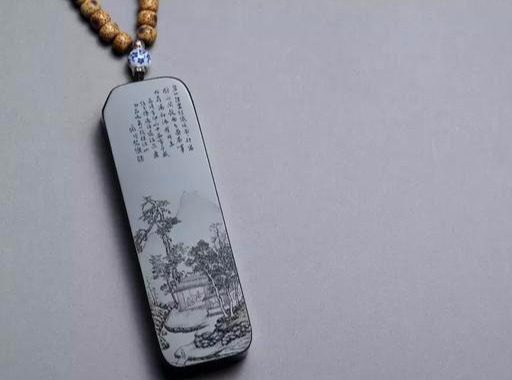 盘玉,不小心掉进马桶