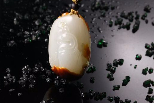 盘玉,不小心掉进马桶