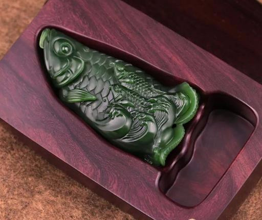 顶级碧玉之——菠菜绿的和田玉!