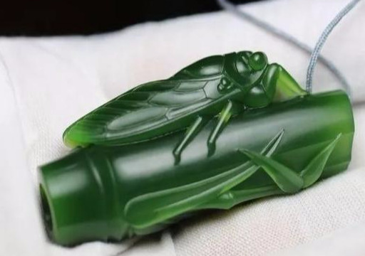 顶级碧玉之——菠菜绿的和田玉!