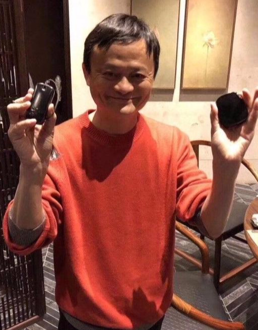 说说和田玉批发市场里的贵美人