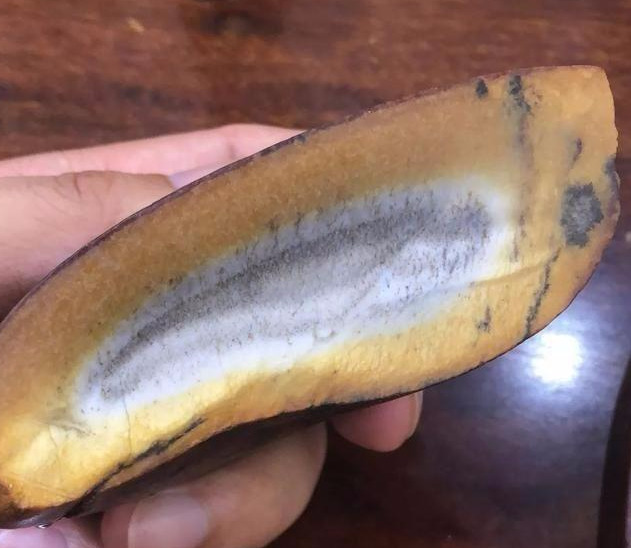 这种和田玉籽料在批发市场中为什么越来越火?