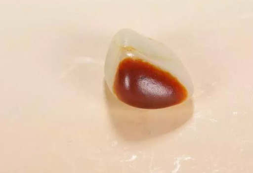 和田玉批发市场行情:籽料皮色贵,沾红就要疯