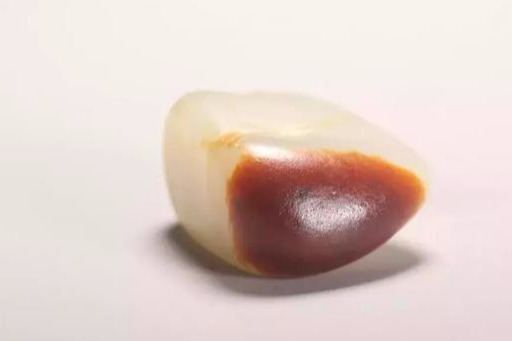 说说和田玉批发市场里的红皮白肉和田玉!