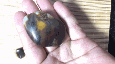 和田玉批发市场里的那些特殊皮色!