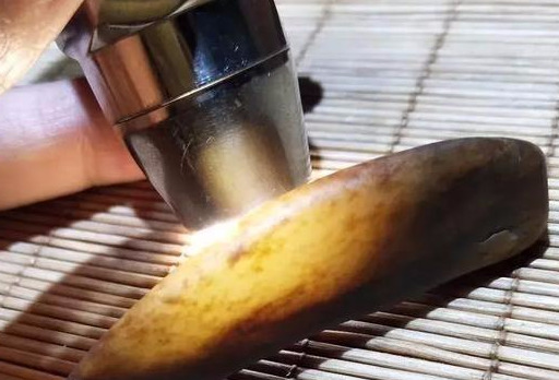 和田玉批发市场里的那些特殊皮色!