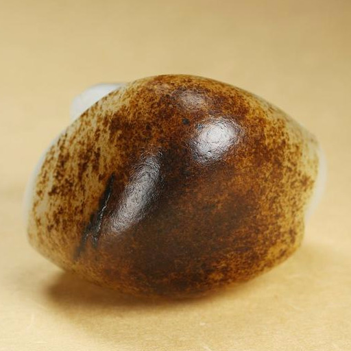 和田玉批发市场里老炮爱皮色!