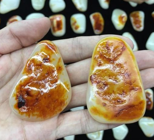 据说和田玉批发市场挂红籽料价值连城!