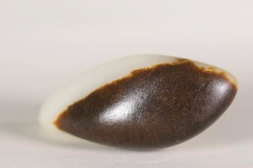 说说和田玉批发市场里的老油皮籽料！