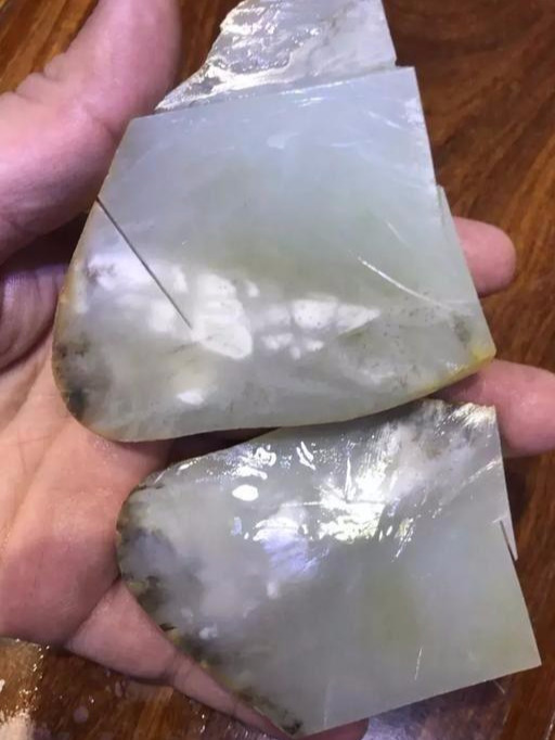 这块和田玉,切得惊心动魄