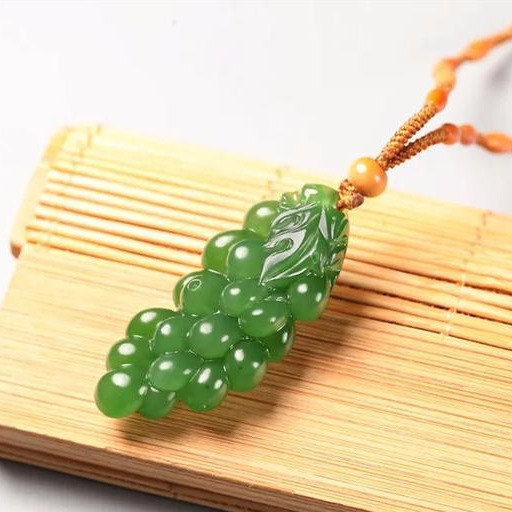 说说和田玉批发市场里的碧玉