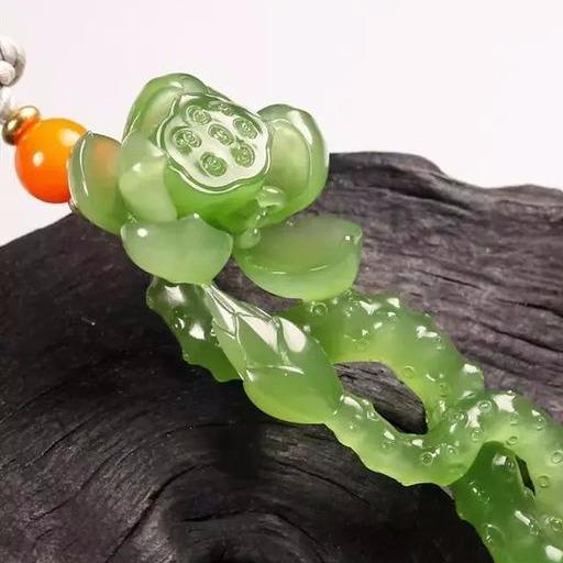 玉器批发市场里的薄胎器皿
