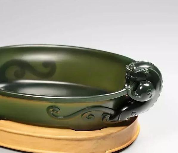 中国玉雕大师玉侠崔涛带你了解薄胎玉器