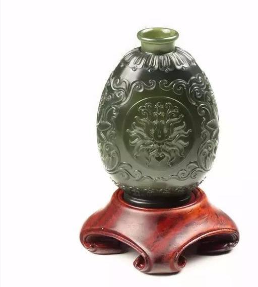 中国玉雕大师玉侠崔涛带你了解薄胎玉器