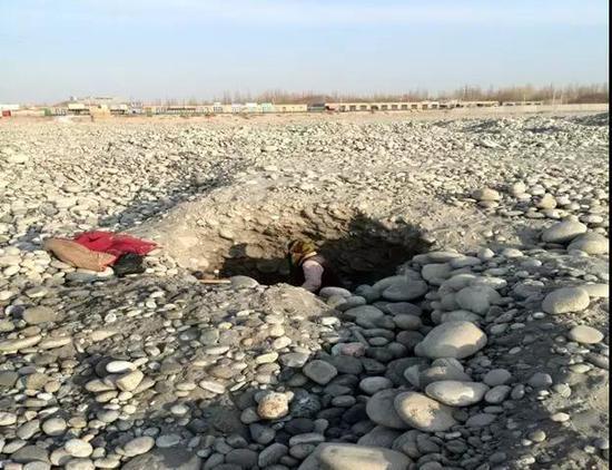 中国玉器大师玉侠崔涛细说籽料如何开采