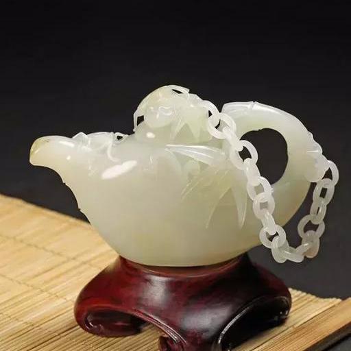 中国雕刻大师玉侠崔涛说和田玉里的梅、兰、竹、菊