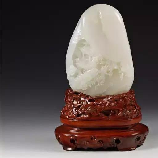 中国雕刻大师玉侠崔涛领略山子雕的魅力