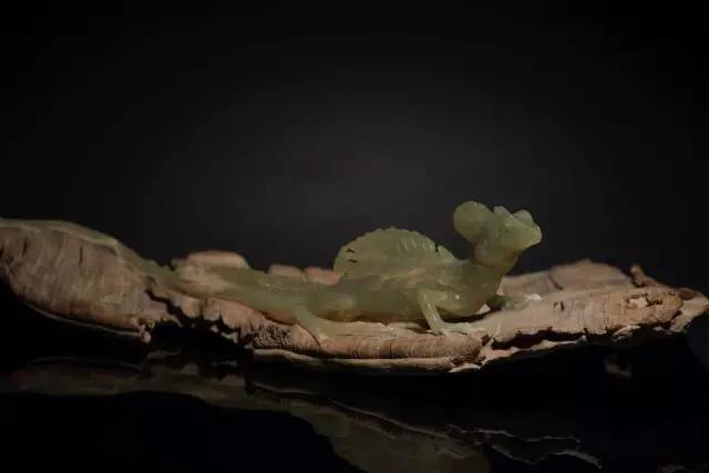 中国玉器大师玉侠崔涛说与雕刻的飞机大炮