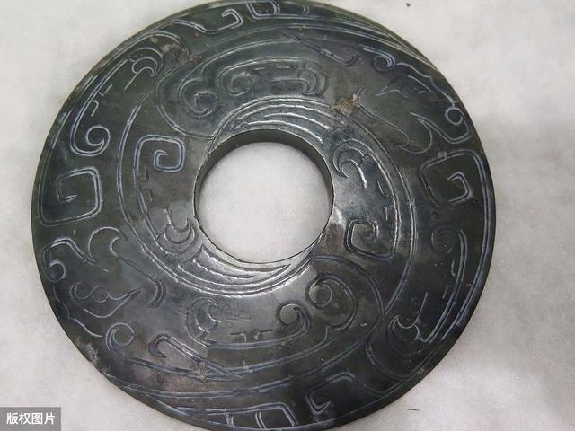 雕刻大师玉侠崔涛解析和田墨玉的特点