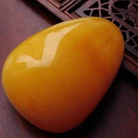 玉侠崔涛解析为什么蜜蜡会变色还会变老?